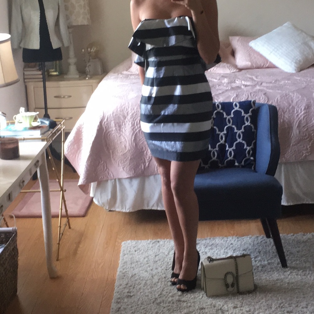 WAY IN STRIPED METALLIC SLEEVELESS RUFFLE DRESS 7
